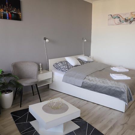 Ueveghid Apartman Шаторальяуйхей Экстерьер фото